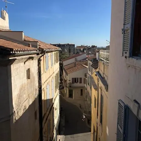 Apartment Lumineux, Terrasse, Centre Historique Arles